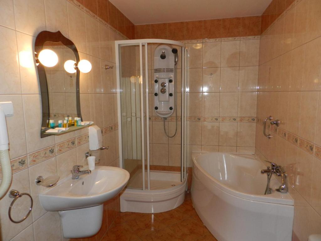 Hotel Restauracja Twist Krosno Quarto foto